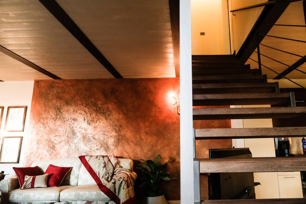 לינה וארוחת בוקר גווארנה Cascina Cortine מראה חיצוני תמונה